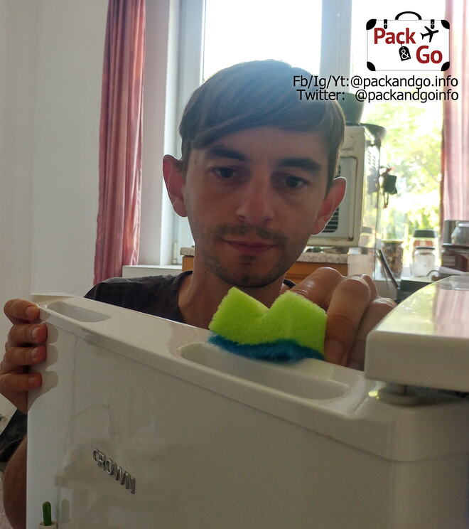 Cleaning the refrigerator 